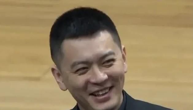 男光溜溜游泳视频大全